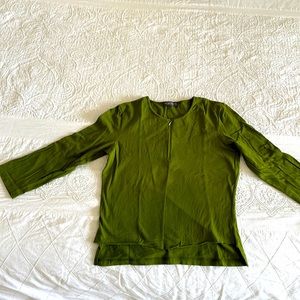 Super stretchy 1/2 zip neckline 3/4 sleeve top